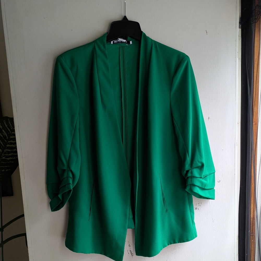 Belle Vere Women's Green Blazer. US XL.